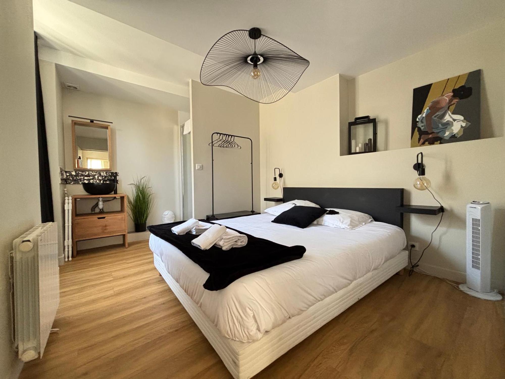 Bajocasse Apt Duplex Spacieux 3 Ch 2 Sdb Cosy Plein Centre Bayeux Decoration Elegante Proche Plages Du Debarquement Exterior photo
